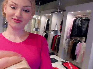 Un Giorno, Busty Lucy Cuore Si Sente Annoiato Con Il Suo Lavoro Che Lei Preferisce Fare Qualche Soldo Veloce Per Succhiare Un Cazzo Sconosciuti Più Tardi, Questo Slut Bionda è Lampeggiante Le Tette Fuori Come Lei Ottiene La Sua Figa Bagnata Sbattuto In Og