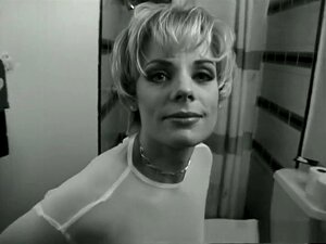 Невероватна порно звезда у напаљеном аналу, Facial Xxx клип, Након што је напољу поцрнила, слатка, плава шик Моник Кортни, улази у кућу, где је среће њен напаљени муж, који је полаже и гура свој тврди курац у њену углавном обријану пичку