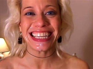 Alex To Seksowna Blond MILF, Która Uwielbia Smak Spermy