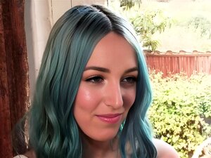 Gebonden Masochist Geneukt En Geslagen In Openbare Bar