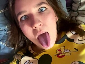 Стрипови врућа жена жели секс и показује ахегао