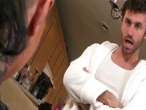 Kåt Tatuerad Hora Christy Mack Suger Fet Kuk Och Analpiskas