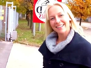 Koe Kiehtova Vetovoima, Kun Kunnianhimoinen Saksalainen Kaunotar Panee Parastaan Tentteihinsä Opiskelun Ohella. Hän Tietää Kuinka Tyydyttää Sinut Ja Jättää Sinut Haluamaan Lisää.