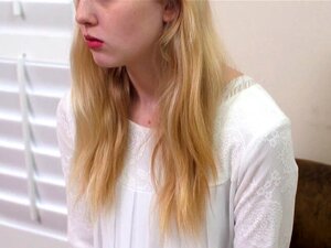 Mooie Mormoon Rijdt Op Ouderen Pik. Mooie Mormoon Rijdt Op Ouderen Lul En Masturbeert Voor Een Cumshot