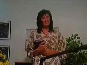 ΠΟΥΤΆΝΑ ΣΕ ΚΑΡΙΈΡΑ ΠΛΉΡΗΣ ΙΤΑΛΙΚΉ ΣΚΗΝΉ ΤΑΙΝΊΑΣ