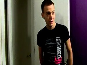 Ο Hardcore Gay Chris παίρνει το σπέρμα μέσα του ενώ είναι στο
