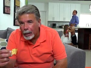 W Dupie Przyrodni Ojczym I Towarzyszka żony Rywalki Przyrodnia Córka Liza I Glen