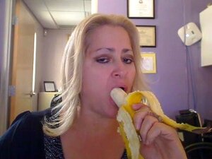 Milfka Ma Szalone Umiejętności Z Bananem