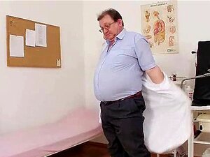 Црвенокоса Самантха проверена од стране кинкy гинеколога