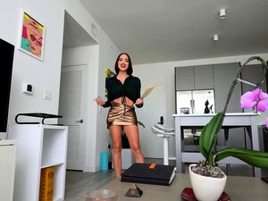 Stepmom Use Her MILF Pussy To Train My Focus