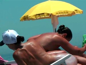 Heiße Frische Tussi Am Strand, Sehr Heißer Voyeur-Jäger. Heiße Frische Tussi Am Strand, Sehr Heißer Voyeur-Jäger