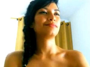 Latina Sticks Dildo In Kut En Kont