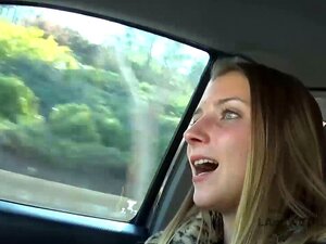 Kleine Süße Wird Beim Casting Vom älteren Stiefvater Gefickt. Sie Wird Vom älteren Mann Während Eines Fotoshootings In Den Arsch Gefickt