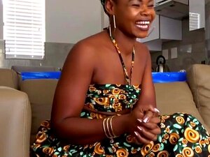 Ebony Islandin Kuuma Mimmi Ottaa Ulkomaalaisen Kyrvän Työhaastattelussa