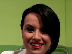 Sumisa Europea Amordazada Follada Por El Culo Y Castigada. Ahogándose, Su Sumisa Europea Es Follada Y Castigada Hasta Que Le Corren La Boca