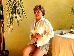 Sexy Oma Kut Met Dildo