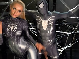 300px x 225px - Catwoman Spiderman - Porno @ TeatroPorno.com
