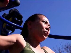 Aasialainen Amatööriperse Pissataan. Pissaavat Aasialaiset Huorat Amatööriperse Saa Sormet Ulkona