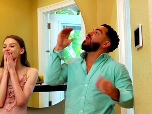 Stiefzuster Jessae Rosae En Haar Stiefbroer Gaan Samen Op Vakantie De Geile Cutie Zet Wat Sexy Lingerie Op En Sluit Zich Aan Bij Hem In Bed Ze Zuigt Zijn Grote Harde Lul En Diepe Keel Naar Haar Hearts Content Dan Klimt Ze Omhoog Zijn Lichaam En Rijdt Zijn