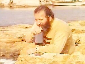 Klassieke Porno Voor Sexy Meisje Aan De Kust