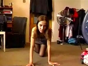 La Belle-mère Maigre Donne Une Belle Branlette