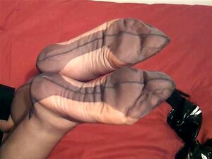 МИЛФИНЕ ФФ НАЈЛОН НОГЕ