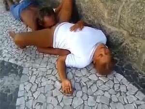 Przeżyj Nieokiełznaną Namiętność Z Naszym Kuszącym Wideo. Oddaj Się Dzikiej Pasji Naszych Uwodzicielskich Pokus. Poddaj Się Chęci Tara.