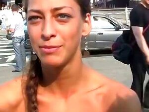 Vers Meisje Krijgt Facial Cumshot In Publiek