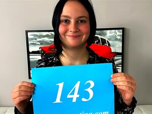 Pripremite Se Za Divlji Provod S Ovom Zavodljivom češkom Ljepoticom! Pogledajte Kako Pokazuje Svoje Bujne Obline I Dlakavu Pičku, Pružajući Nevjerojatne Pušenje I Drkanje, Prije Nego što Primi Ogroman Cumshot. Ova Debela Cura Zna Kako Zadovoljiti!