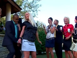 Kinky Group Gets Into A Joyous Sex Party With Creamy Finish