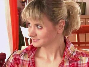 Dečko Me Pronalazi U Trojcu Sa Svojim Očusima