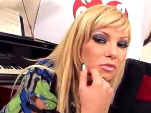 Milfs Buddies - Two Oversexed Horny Milfs Gape Their Holes