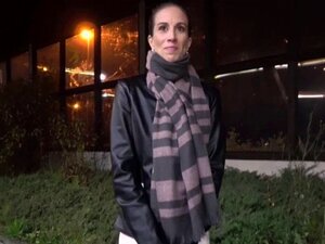 Yön Ulkoseksiä Asemalla. Ali Bordeaux Yöllä Ulkoseksiä Asemalla