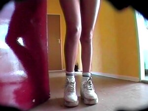 Thuis Bij Mama En Niet Bij De Dochter!!!