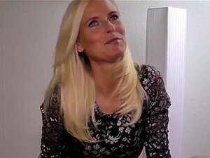 Напаљена плавуша MILF напуњена спермом