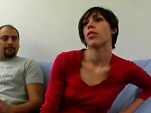 Amaterska Brineta Ima Vrući Trojac