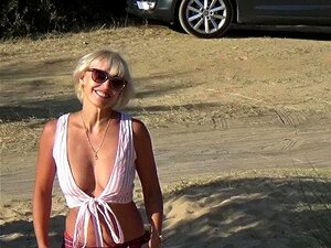 Frau nackt am fkk strand