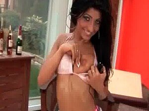 Orgasme Verlangende Slet Gebruikt Seksspeeltjes Op Haar Kut