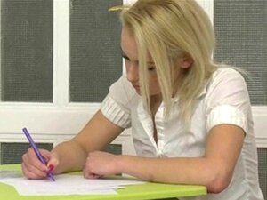 Słodka Blondynka ślicznotka Zalana Spermą