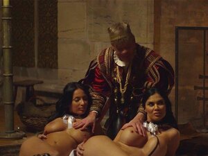 Trójkąt Z Laskami Anissą I Jasmine, Które Są Dobrze Zaznajomione Z Przyjemnością. Trójkąt Z Laskami Anissa I Jasmine, Dobrze Zorientowanymi W Przyjemności