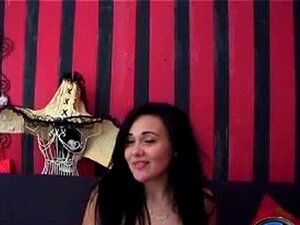 Nouvelle Salope De Cam Se Frotte Les Trous Chauves ! [cam Xxx Gratuite]