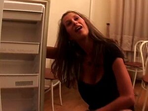 Descubra A Melhor Festa De Sexo Universitária! Gatas Gostosas Servem Um Banquete De Rabos Na Cozinha Em Uma épica E Real Orgia Estudantil. Não Perca - Bangkok Banner F**** Te Espera!