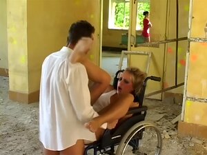 Beleef Het Ultieme Genot Terwijl Je Onze Verleidelijke Sterren Hard Ziet Neuken. Voldoe Aan Je Diepste Verlangens Met Onze XXX-video's. Gegarandeerde Voldoening!