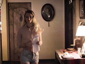 Sretan čovjek Jebeno Minijaturni Plavokosi Cutie Rajli Star Nakon što Je Tako Teško Jebeno Svoju ženu S Velikim Titsom Rachel Cavalli Nakon što Je Požudna Supruga Voljela Tvrdi Bonk U Maca, Pozvala Je Cutie Da Se Pridruži Akciji, Vruća Ljepotica Je Jahala