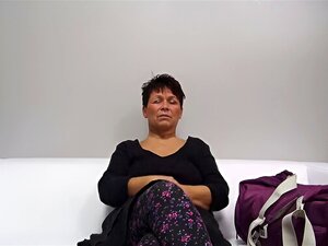 Söpö Brunette Mummo Libuse Iso Perse