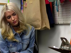 Ervaar Het Intense Genot Wanneer De Sexy Winkeldievegge Emma Rosie Op De Meest Bevredigende Manier Boete Doet Voor Haar Ondeugende Gedrag. Kijk Toe Hoe Ze Hunkert Naar Een Grote Kloppende Pik In Haar Strakke Spleetje.