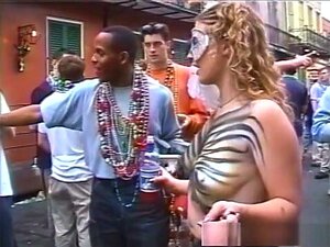 Kåt Porrstjärna I Galen Striptease, Blond Xxx-video. Tuttar Ser Fantastiska Ut Oavsett Om De är Naturliga, Målade Av Proffs Eller Avslöjade För Bara En Snabb Blixt På Gatan. Att Hitta Den Bästa Uppsättningen Stora Tuttar är Lätt Men Det är Ett Jobb Du Def