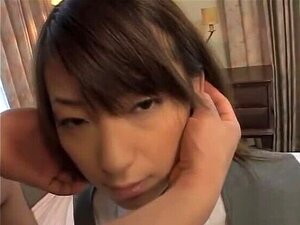 Edle, Vollbusige Japanerin Bekommt Draußen Eine Ladung Ins Gesicht