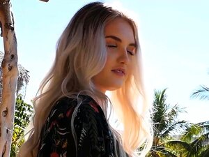 Geschoren Kutje Schatje Blondines Strippen Naakt En Showen