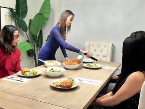 Darmowe Użycie Macochy, Którą Chciałbym Pieprzyć - Ogromna Cycatka Macocha Jeździ Na Swoich 3 Ostatnich Pasierbach Pod Choinką